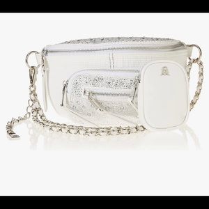 Steve Madden BMAXIMA Crossbody/Fanny Pack White